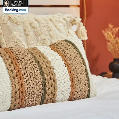 Nyaraló Beautiful 3bdr House By Homebird Management Short Lets & Serviced With Free Parking & Free Wifi