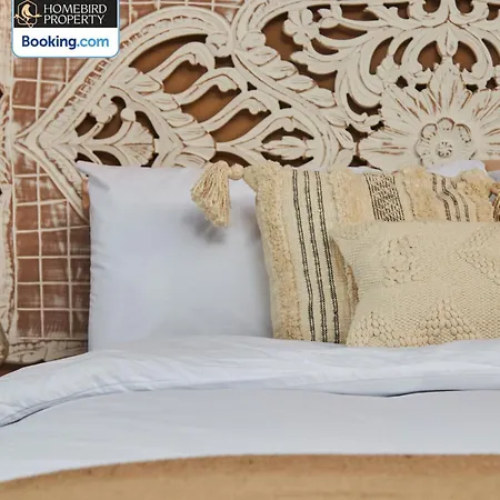 Nyaraló Beautiful 3bdr House By Homebird Management Short Lets & Serviced With Free Parking & Free Wifi Leeds