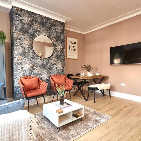 Homebird - Haddon House * Leeds (West Yorkshire)