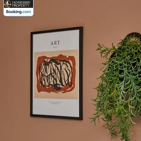 Beautiful 3bdr House By Homebird Management Short Lets & Serviced With Free Parking & Free Wifi Будинок відпочинку *