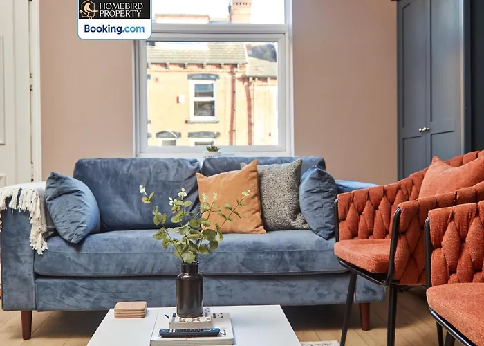 Semesterbostad Beautiful 3bdr House By Homebird Management Short Lets & Serviced With Free Parking & Free Wifi