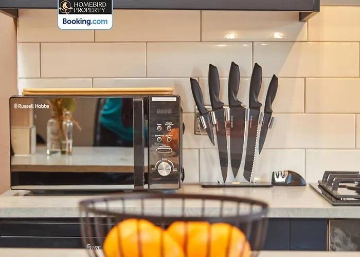 Semesterbostad Beautiful 3bdr House By Homebird Management Short Lets & Serviced With Free Parking & Free Wifi