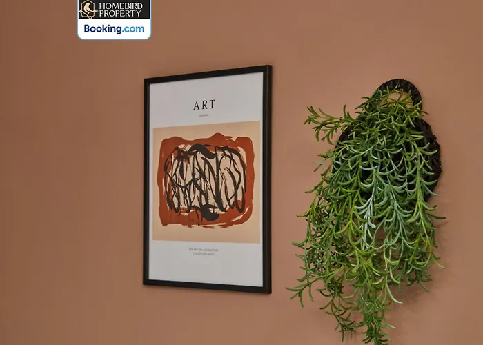 Beautiful 3bdr House By Homebird Management Short Lets & Serviced With Free Parking & Free Wifi Semesterbostad *