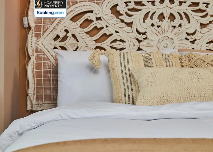 Semesterbostad Beautiful 3bdr House By Homebird Management Short Lets & Serviced With Free Parking & Free Wifi Leeds (West Yorkshire)