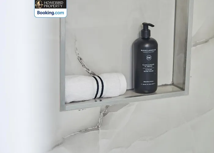 Beautiful 3bdr House By Homebird Management Short Lets & Serviced With Free Parking & Free Wifi Leeds (West Yorkshire)