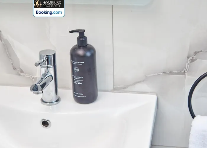 Beautiful 3bdr House By Homebird Management Short Lets & Serviced With Free Parking & Free Wifi Semesterbostad Leeds (West Yorkshire)